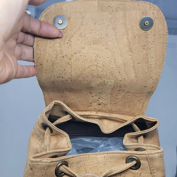 Montado Vegan Cork Backpack Two Toned Tan Brown Taco Flap Minimalist Western - Picture 5 of 12